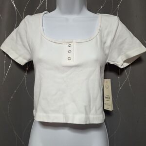 NWT No Boundries Crop Tee